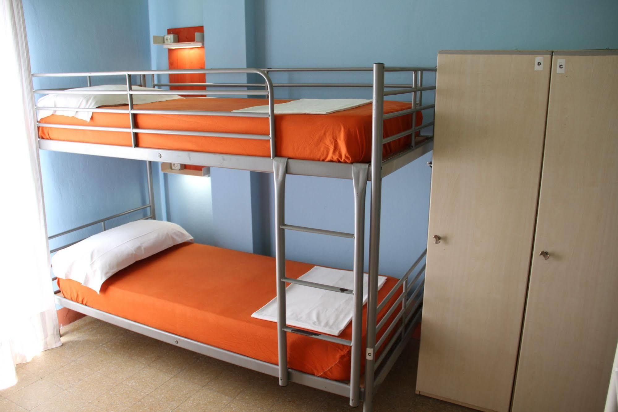 Jammin' Hostel & Bar Римини Екстериор снимка
