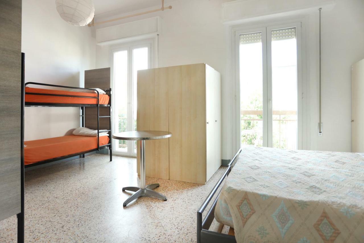 Jammin' Hostel & Bar Римини Екстериор снимка