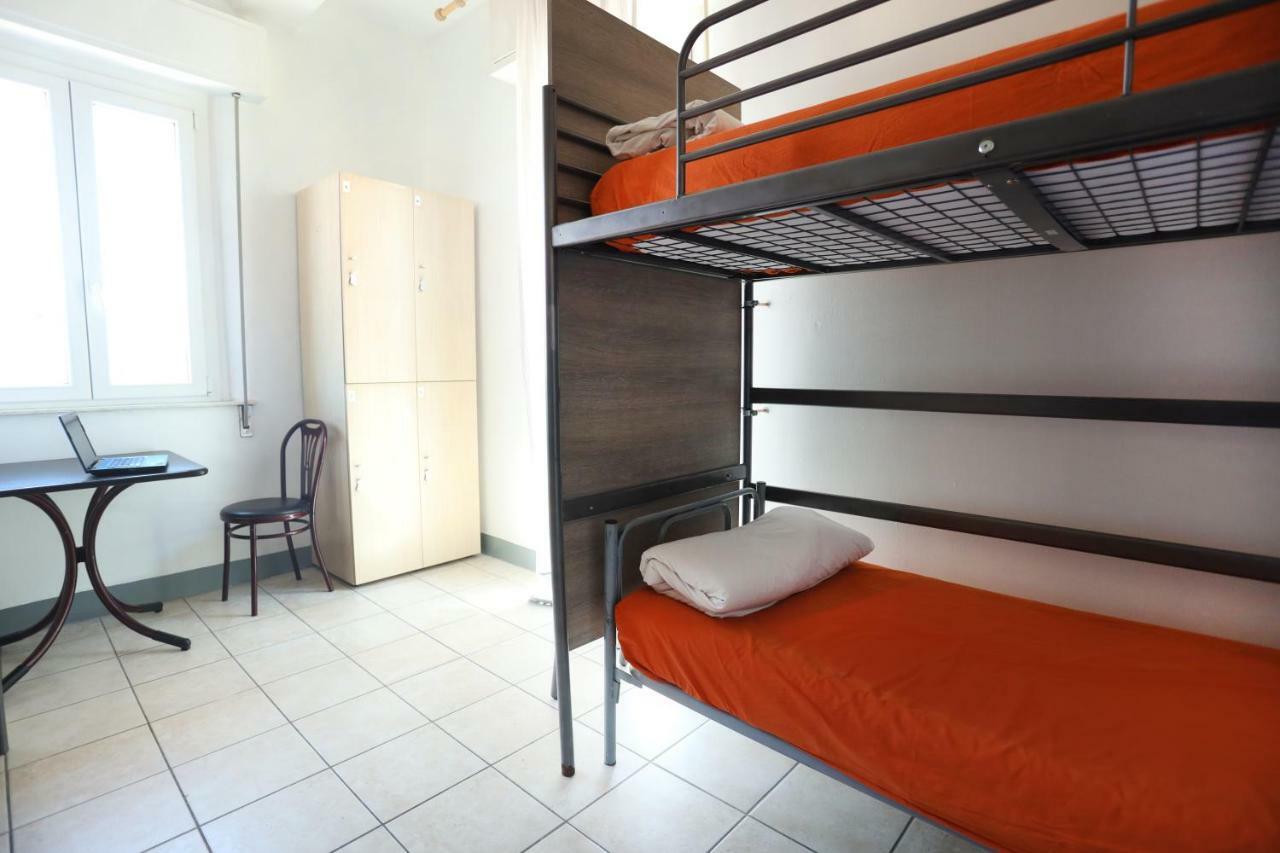 Jammin' Hostel & Bar Римини Екстериор снимка
