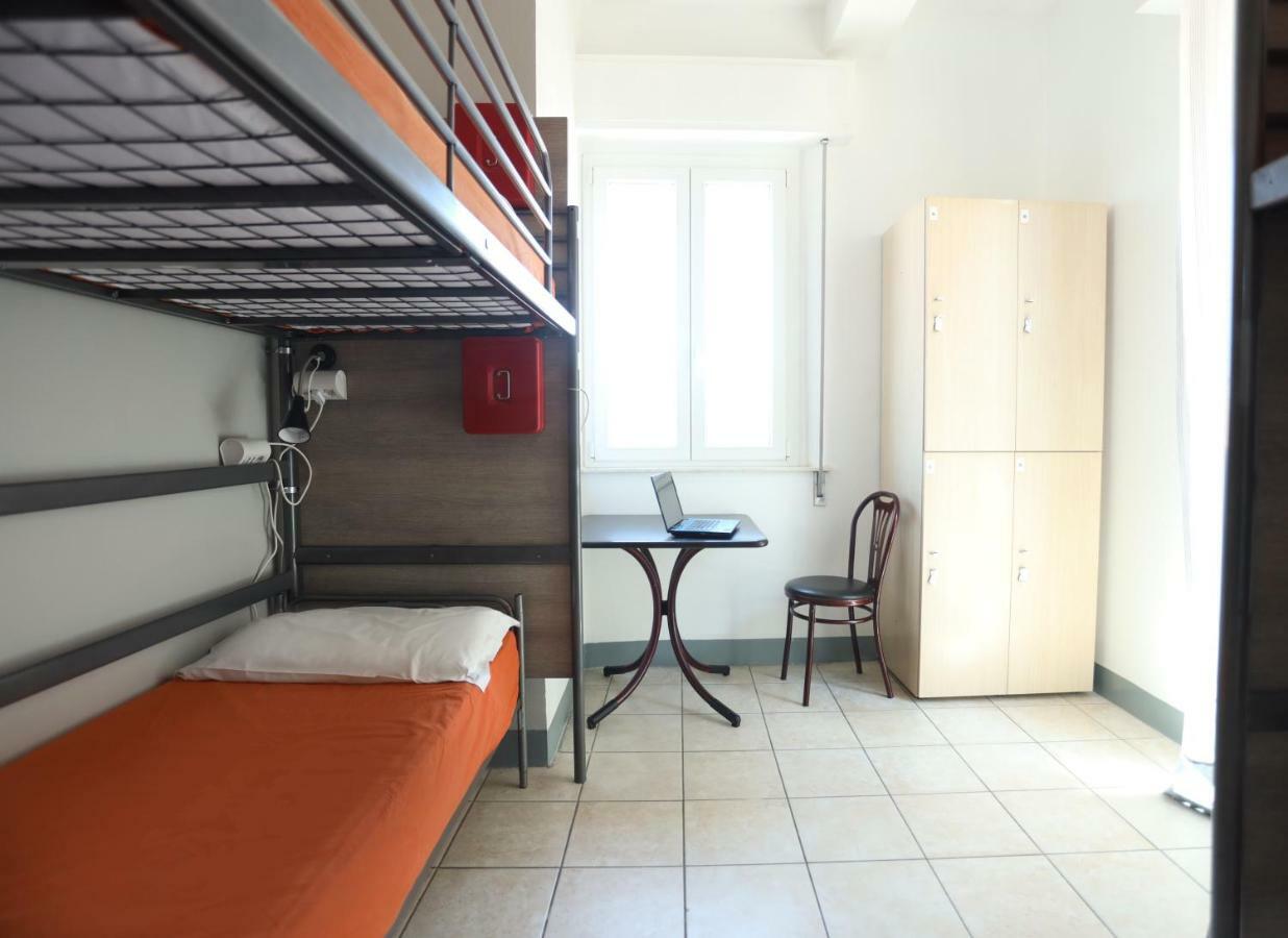 Jammin' Hostel & Bar Римини Екстериор снимка